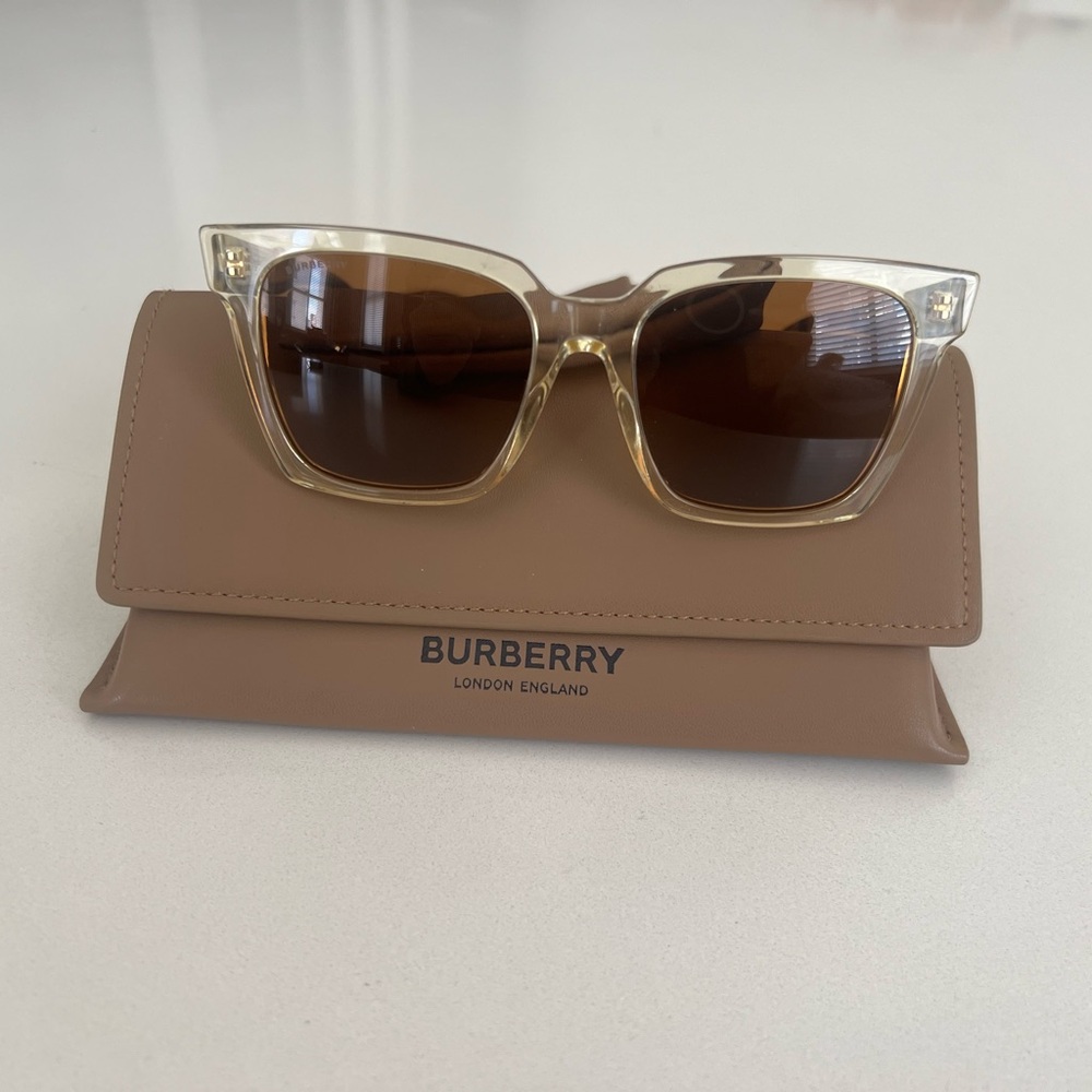 Burberry Clear Acetate Frame with Brown Lenses Sunglasses - Picture 1 of 3